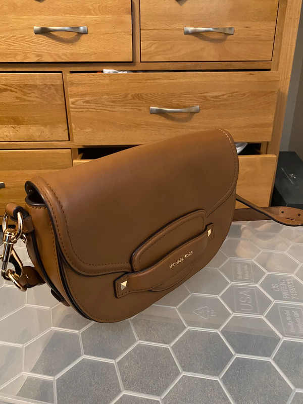 Michael kors saddle deals bag