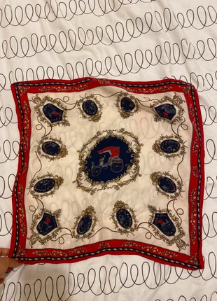 Foulard en soie, brand: Vintage, condition: Very good, €3.00, €3.85 includes Buyer Protection
