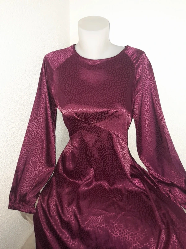 Robe longue💫 touché satiné 💫Shein Taille 40-42 - photo numéro 2