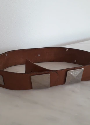 cintura in pelle con grandi borchie; altezza 5 cm lunghezza 81 cm, marca: Vintage Chic, estado: Muy bueno, tamaño: 80 cm, 4,00 €, 4,90 € Protección al comprador incluida