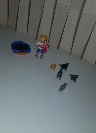 Enfant playmobil avec ses chats , marke: Playmobil, zustand: Sehr gut, größe: 12-18 Monate / 80, 3,20 €, 4,06 € beinhaltet Vinted-Käuferschutz Pro
