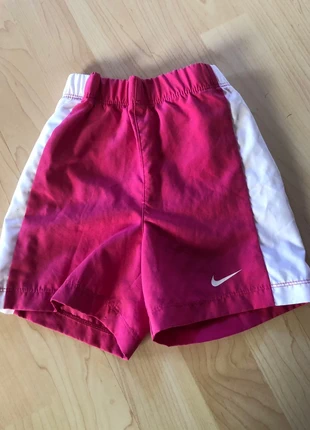 Schöne Nike-Shorts , marque: Nike, état: Très bon état, taille: 18-24 mois / 86 cm, 5,00 €, 5,95 € Protection acheteurs incluse