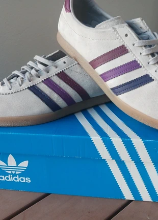 🎰Adidas silver state Nevada uk10 Size? exclusive🎰, marque: adidas, état: Très bon état, taille: 44,5, 74,47 €, 78,89 € Protection acheteurs incluse