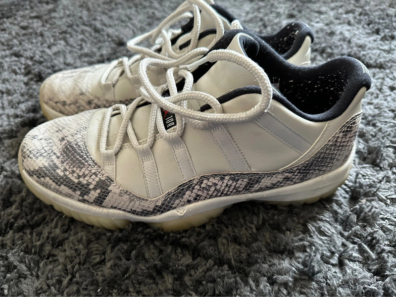 Jordan 11 low bone snakeskin online
