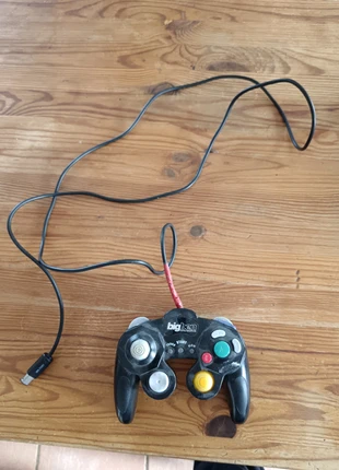 Manette générique GameCube, brand: GAMECUBE, condition: Satisfactory, €4.00, €4.90 includes Buyer Protection