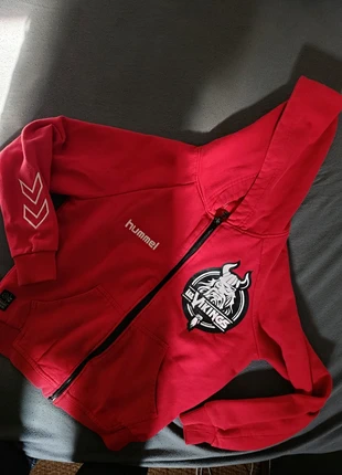 Sweat zippé à capuche "Les vikings", marca: Hummel, estado: Bueno, tamaño: 8 años / 128 cm, 2,50 €, 3,33 € Protección al comprador incluida