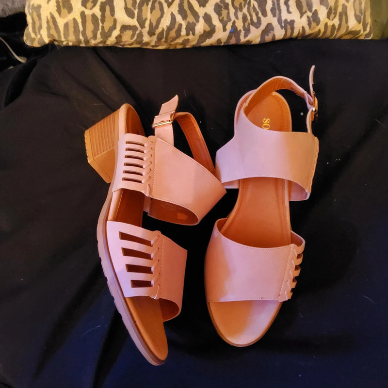 11w Almost Pink Sandals Heels 2