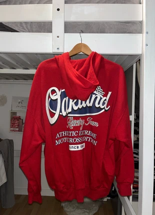 Veste à capuche Unisexe rouge oversize, brand: Bershka, condition: Very good, size: XS / 34 / 6, €5.00, €5.95 includes Buyer Protection