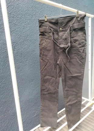 Pantalon noir taille haute , marque: H&M, état: Très bon état, taille: XL / 42 / 14, 5,00 €, 5,95 € Protection acheteurs incluse