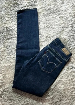 👖 Jean slim Levi’s San Francisco bleu, marque: Levi's, état: Très bon état, taille: XXS / 32 / 4, 30,00 €, 32,20 € Protection acheteurs (Pro) incluse