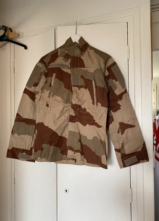 Veste de treillis sable, marque: Armée de Terre, état: Neuf sans étiquette, taille: M, 12,00 €, 13,30 € Protection acheteurs incluse