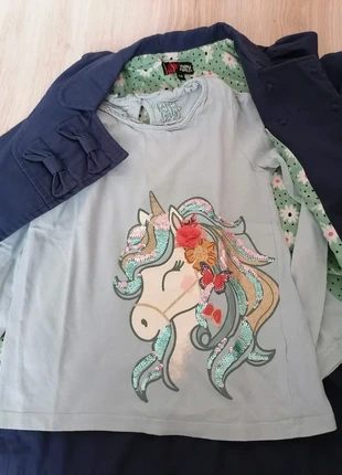 T shirt manches longues 8 ans tbe 🦄, marke: C&A, zustand: Sehr gut, größe: 8 Jahre / 128, 4,50 €, 5,43 € inklusive Vinted-Käuferschutz