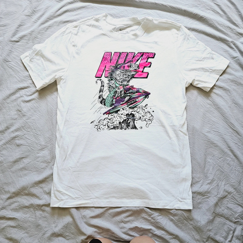 White nike tee 1