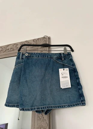 Jupe short en jean Zara / jupe trapèze en jean / jeans skirt shorts, marque: Zara, état: Neuf avec étiquette, taille: S / 36 / 8, 18,00 €, 19,60 € Protection acheteurs incluse