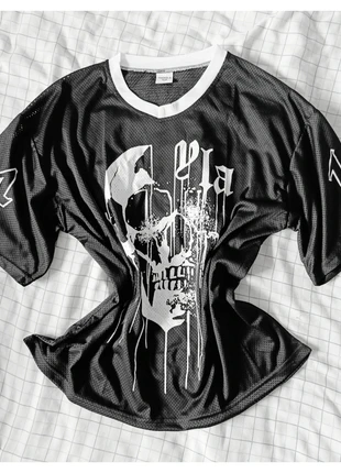 Skull oversized tee (L), merk: Alternative, staat: Heel goed, maat: L / 40 / 12, € 14,99, € 16,44 inclusief Kopersbescherming Pro