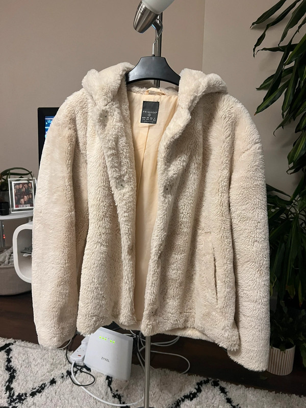 Primark cream faux fur coat / jacket size Small 1