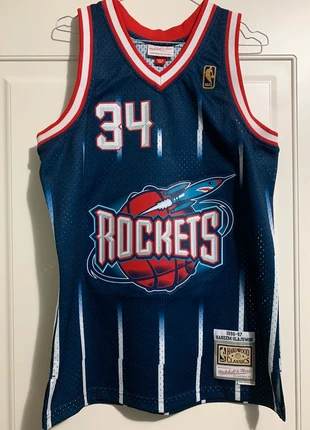 Canottiera NBA Hakeem Olajuwon Houston Rockets, brand: Mitchell & Ness, condizioni: Nuovo senza cartellino, taglia: M, €60.00, €63.70 include la Protezione acquisti