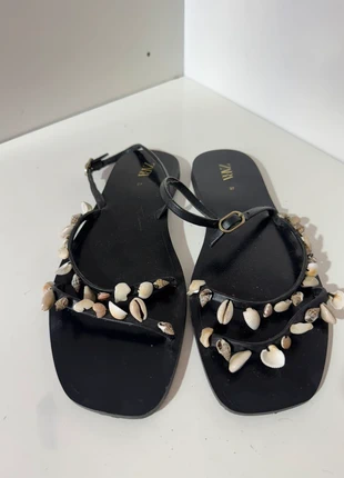 Sandalias conchas Zara planas piel 37, marca: Zara, estado: Muy bueno, tamaño: 37, 5,00 €, 5,95 € Protección al comprador Pro incluida