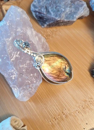 Pendentif en Labradorite, merk: Fait Main, staat: Nieuw zonder prijskaartje, € 25,00, € 26,95 inclusief Kopersbescherming