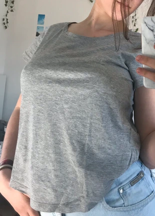 graues T-Shirt , brand: H&M, condition: Very good, size: XS / 34 / 6, €5.00, €5.95 includes Buyer Protection