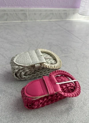 Cinturones trenzados blanco y rosa, merk: Local, staat: Veelgebruikt, maat: 110 cm, € 2,99, € 3,84 inclusief Kopersbescherming