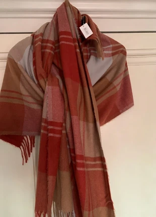 Écharpe neuve avec étiquette, brand: La Boutique, condizioni: Nuovo con cartellino, €3.00, €3.85 include la Protezione acquisti