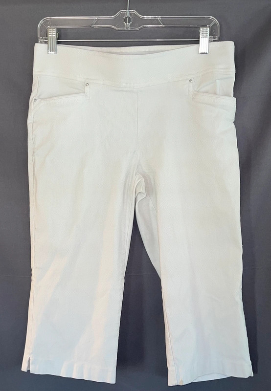 89th & Madison size medium white stretchy capri pants 1