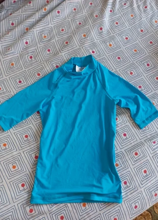 Maglietta surf mezza manica tribord 12 anni nuova, marca: Tribord, estado: Novo com etiquetas, tamanho: 12 anos / 152 cm, €4.00, €4.90 inclui Proteção do Comprador