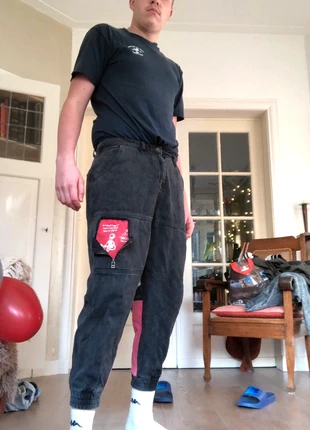 Unieke asian style abstracte broek, merk: Asian, staat: Nieuw zonder prijskaartje, maat: M, € 25,00, € 26,95 inclusief Kopersbescherming