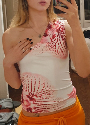 Top Y2K asymétrique, zustand: Sehr gut, größe: S / 36 / 8, 10,00 €, 11,20 € inklusive Vinted-Käuferschutz