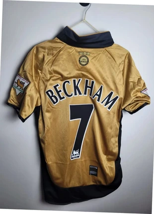 Maillot football David Beckham Manchester united taille M, marke: Umbro, zustand: Neu, größe: M, 35,00 €, 37,45 € inklusive Vinted-Käuferschutz