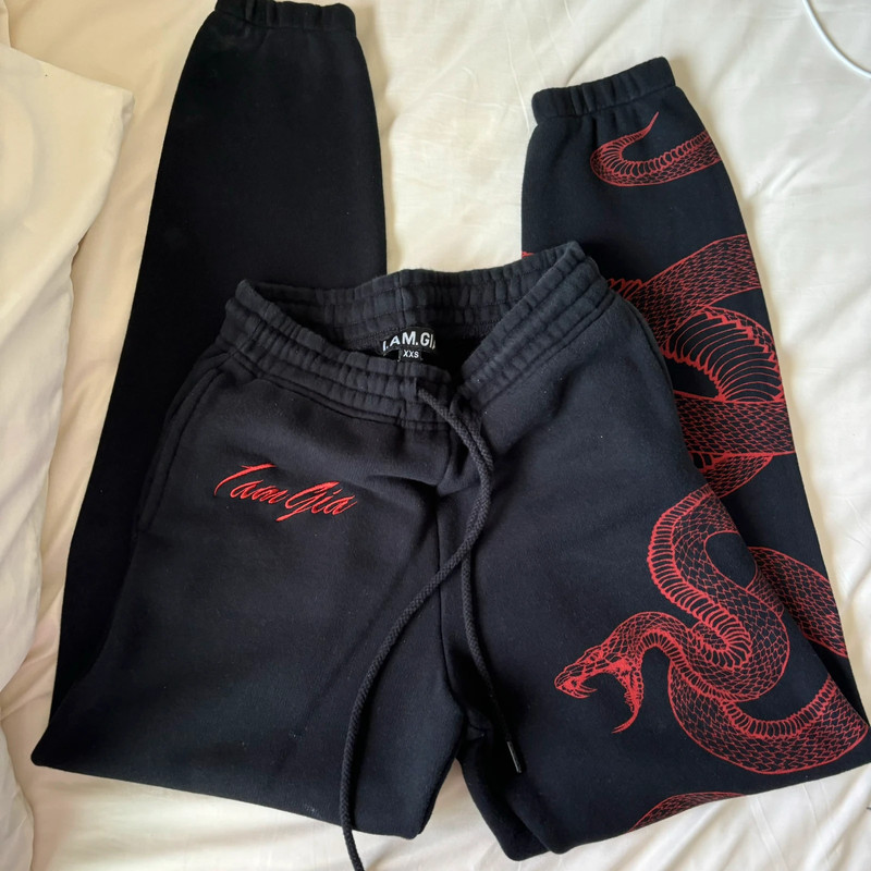 Iamgia sweatpants snake 1