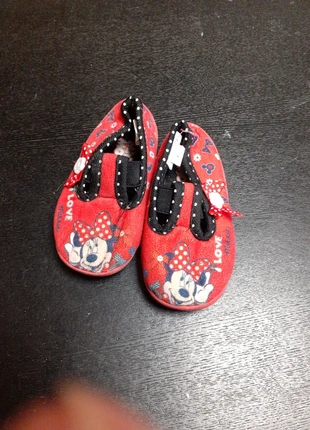 Pantuflas minnie , marke: Disney, zustand: Gut, größe: 22, 2,00 €, 2,80 € inklusive Vinted-Käuferschutz