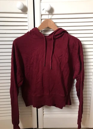 Sweat shirt a capuche , marke: Bershka, zustand: Sehr gut, größe: S / 36 / 8, 2,00 €, 2,80 € inklusive Vinted-Käuferschutz