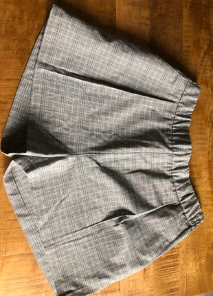 Short femme , marque: Pull & Bear, état: Bon état, taille: M / 38 / 10, 2,00 €, 2,80 € Protection acheteurs incluse
