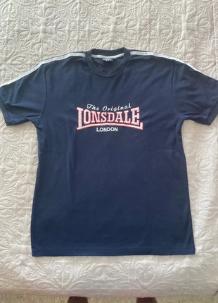T-shirt épais lonsdale, marque: Lonsdale, état: Très bon état, taille: M, 12,00 €, 13,30 € Protection acheteurs incluse