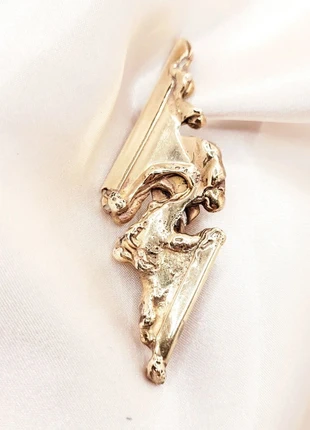 Broche doré brooch vintage  gold rétro graphic jewelry quiet luxury timeless 50s parisian trendy, marke: Vintage Chic, zustand: Sehr gut, 24,00 €, 25,90 € inklusive Vinted-Käuferschutz