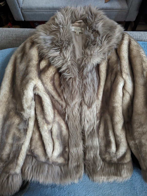 Edina Ronay coat Vinted