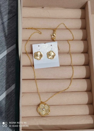 Ensemble bijoux, chaine, pendentif, boucles d'oreilles neuf en acier inoxydable plaqué or, marque: Luxe, état: Neuf sans étiquette, 16,00 €, 17,50 € Protection acheteurs incluse