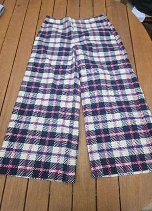 👧 pantalon 3/4 femme Style ecossais creme united colors of benetton taille 40 👧, brand: United Colors of Benetton, condition: Good, size: L / 40 / 12, €7.00, €8.05 includes Buyer Protection