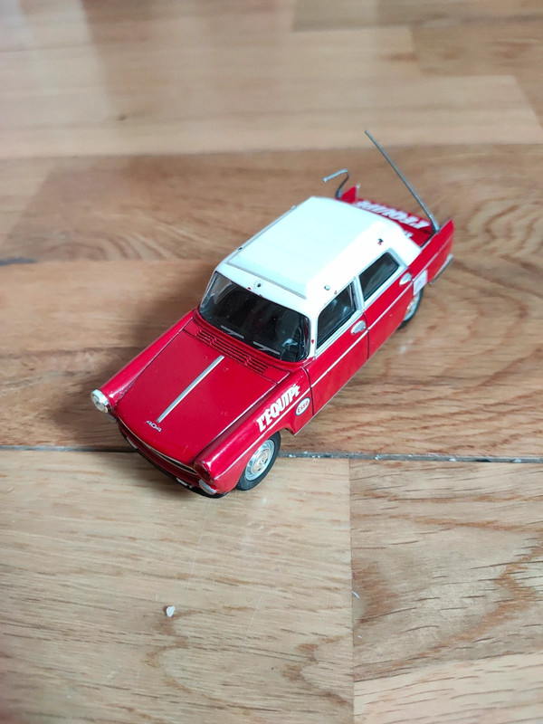 Petite voiture Peugeot 404 Vinted