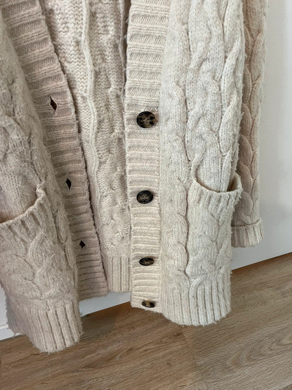 Zara knit vest met knopen. 3