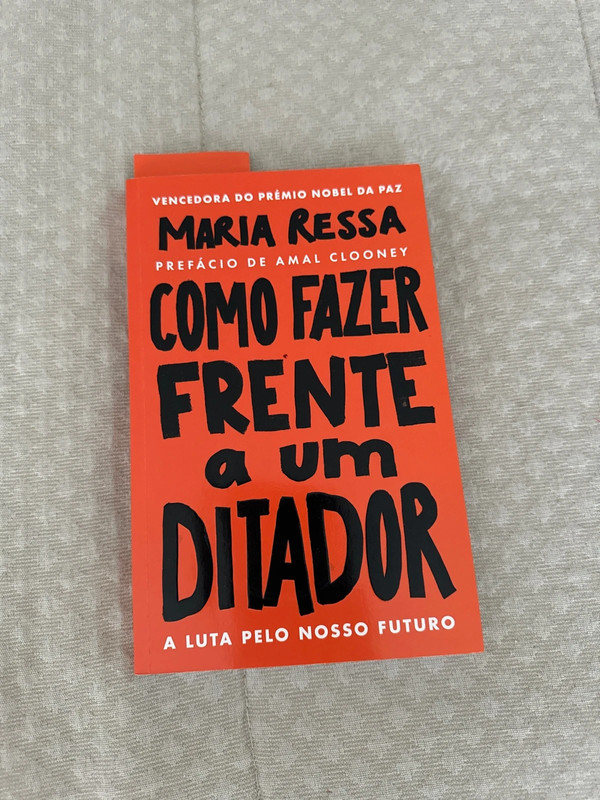 Livro Como Fazer Frente a um Ditador | Maria Ressa 1