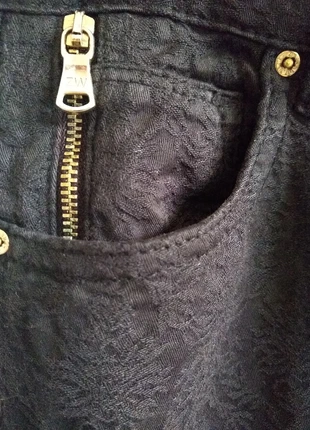 Lange zwarte slim fit jeans met ingeweven dessin Zara woman, merk: Zara Woman, staat: Heel goed, maat: M / 38 / 10, € 3,90, € 4,80 inclusief Kopersbescherming