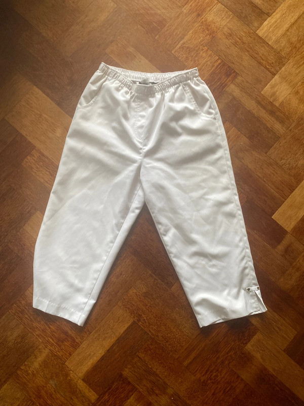 Alia Capri Pants Size 8 Vinted