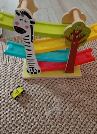 Petit circuit descente de voiture en bois, état: Très bon état, taille: 24-36 mois / 92 cm, 5,00 €, 5,95 € Protection acheteurs incluse