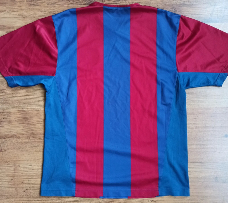 Barcelona discount 2000 jersey