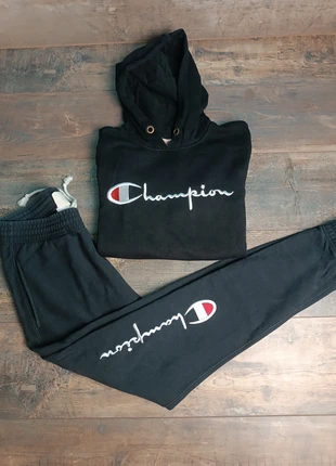Ensemble champion vintage, brand: Champion, condizioni: Ottime, taglia: S, €28.00, €30.10 include la Protezione acquisti
