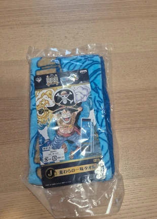 Serviette one piece, marque: Ichiban Kuji, état: Neuf avec étiquette, 15,00 €, 16,45 € Protection acheteurs incluse