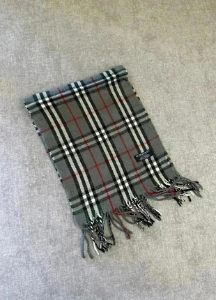 Écharpe Burberry gris, brand: Burberry, condition: Very good, €45.00, €47.95 includes Buyer Protection Pro